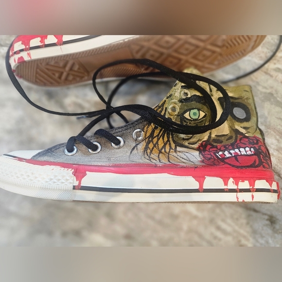 NEW! Hand-Painted “The Walking Dead” Custom Canvas High Tops – Zombie M/8 W/9.5 - Picture 2 of 9